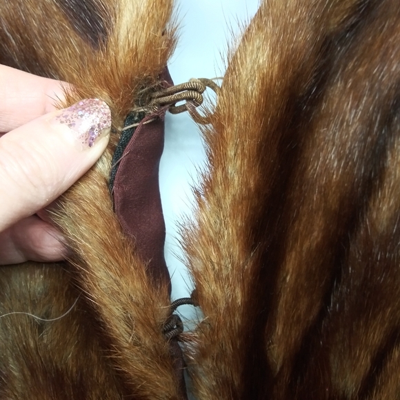 Vintage Mink Cape - Picture 4 of 13